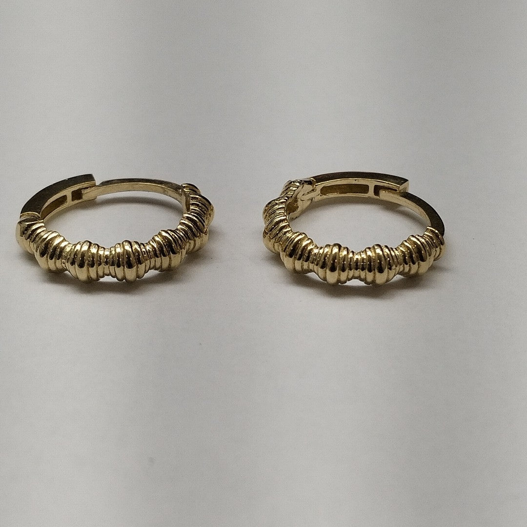 HUGGIES ORO 14K 2.8 (NUEVO)