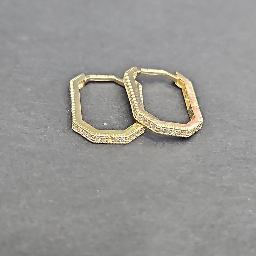 HUGGIES ORO 14K 2.6 (NUEVO)