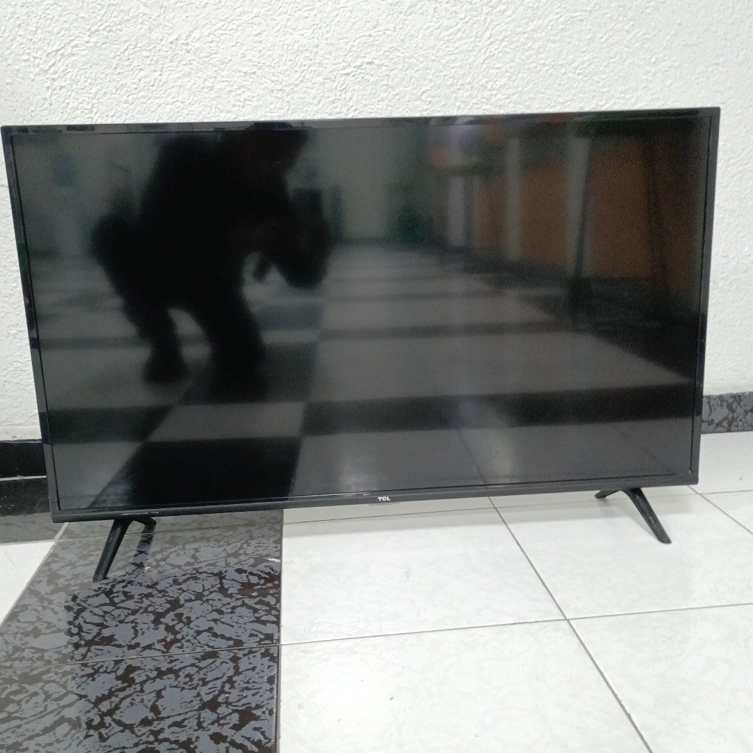 PANTALLA TCL 40A325 (2020) 40" LED FULL HD (SEMINUEVO)