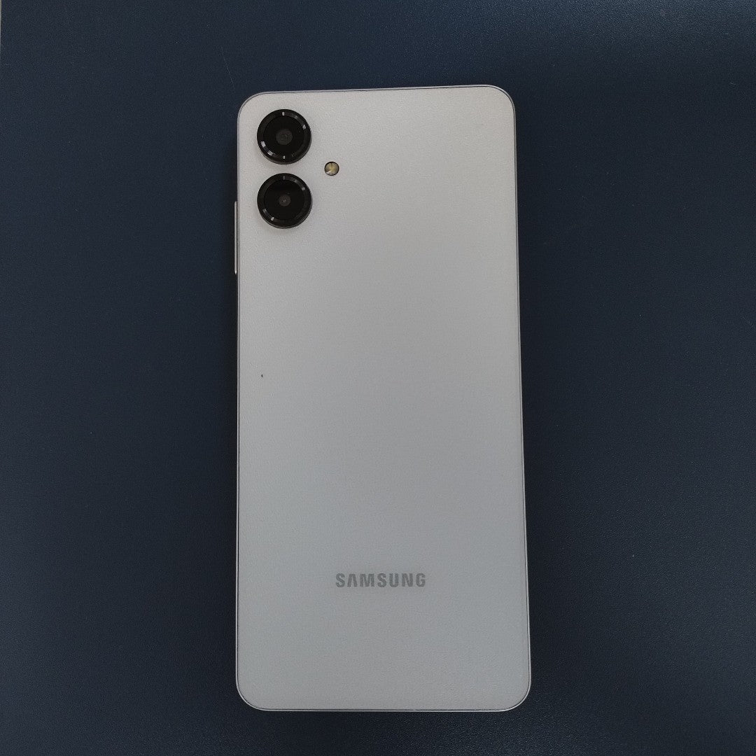 CELULAR SAMSUNG GALAXY A06 SM-A065M (2024) 64 GB 4 GB RAM (SEMINUEVO)