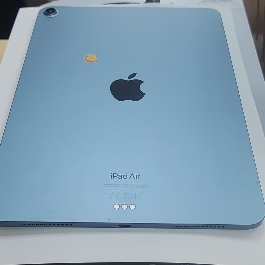 TABLETA APPLE IPAD AIR 5 A2588 64 GB 8 GB RAM (SEMINUEVO)