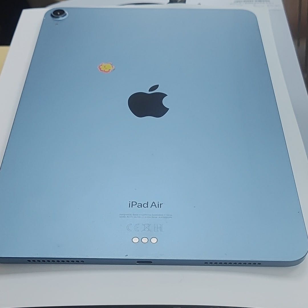 TABLETA APPLE IPAD AIR 5 A2588 64 GB 8 GB RAM (SEMINUEVO)