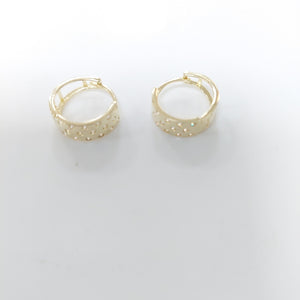 HUGGIES ORO 14K 2.5 (NUEVO)