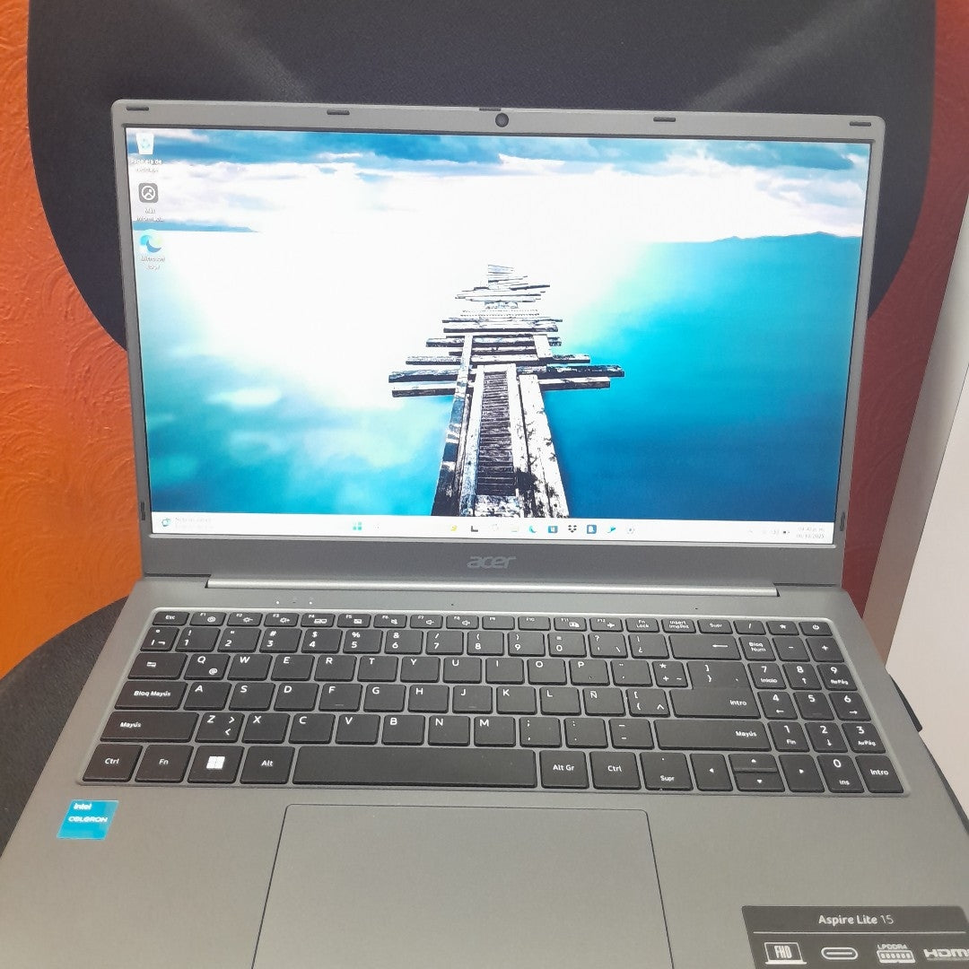 LAPTOP ACER ASPIRE LITE 15 AL15-31P-C89L (2024) 256 GB SSD 8 GB RAM (SEMINUEVO)
