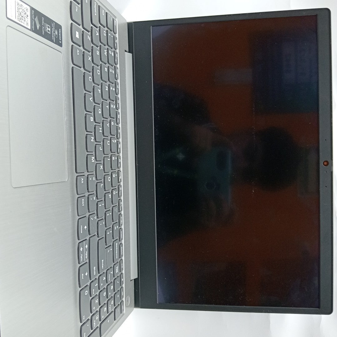 LAPTOP LENOVO IDEAPAD 3 15IIL05 (2020) 256 GB SSD 12 GB RAM (SEMINUEVO)
