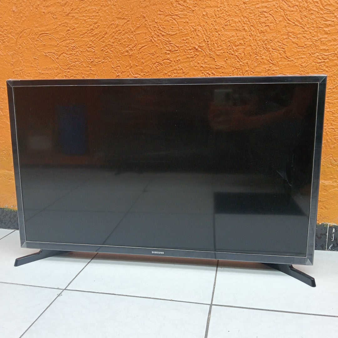 PANTALLA SAMSUNG BE32T-B (2024) 32" LED HD (SEMINUEVO)