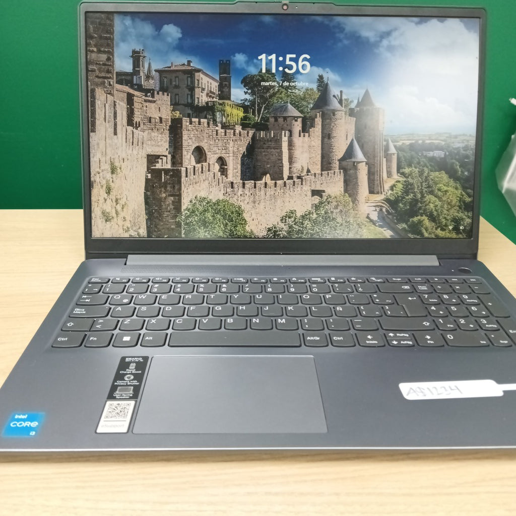 LAPTOP LENOVO IDEAPAD SLIM 3 15IAN8 (2024) 512 GB SSD 8 GB RAM (SEMINUEVO)