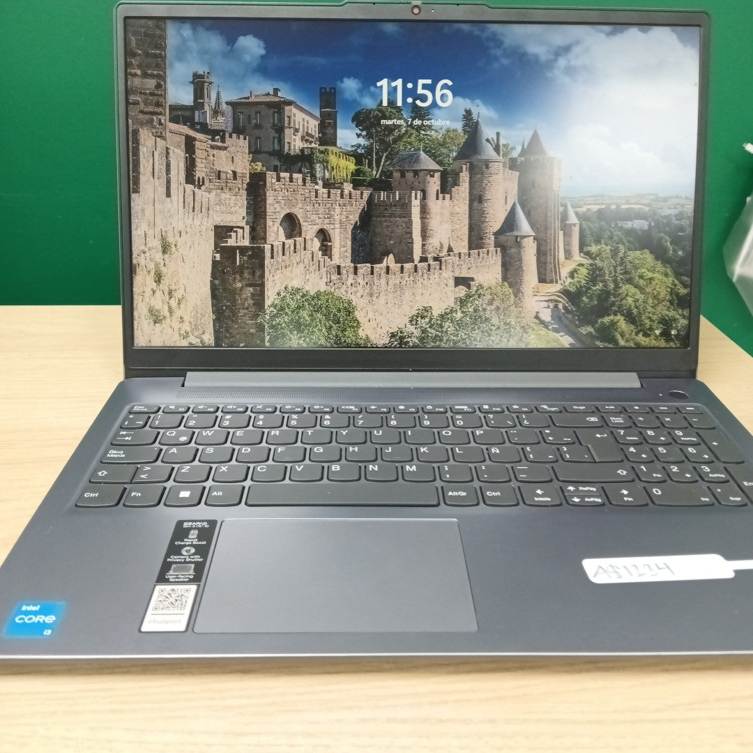 LAPTOP LENOVO IDEAPAD SLIM 3 15IAN8 (2024) 512 GB SSD 8 GB RAM (SEMINUEVO)