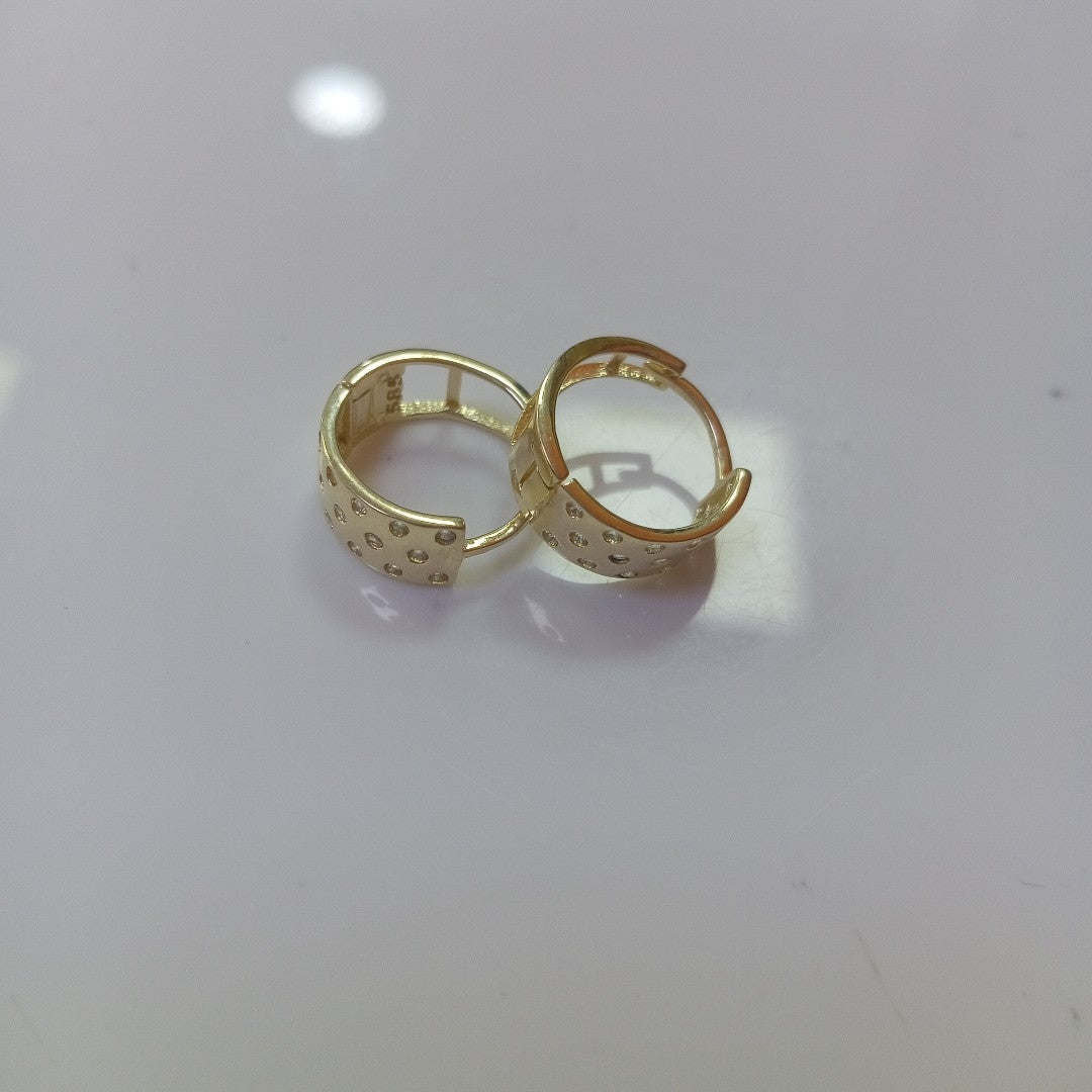 HUGGIES ORO 14K 2.5 (NUEVO)