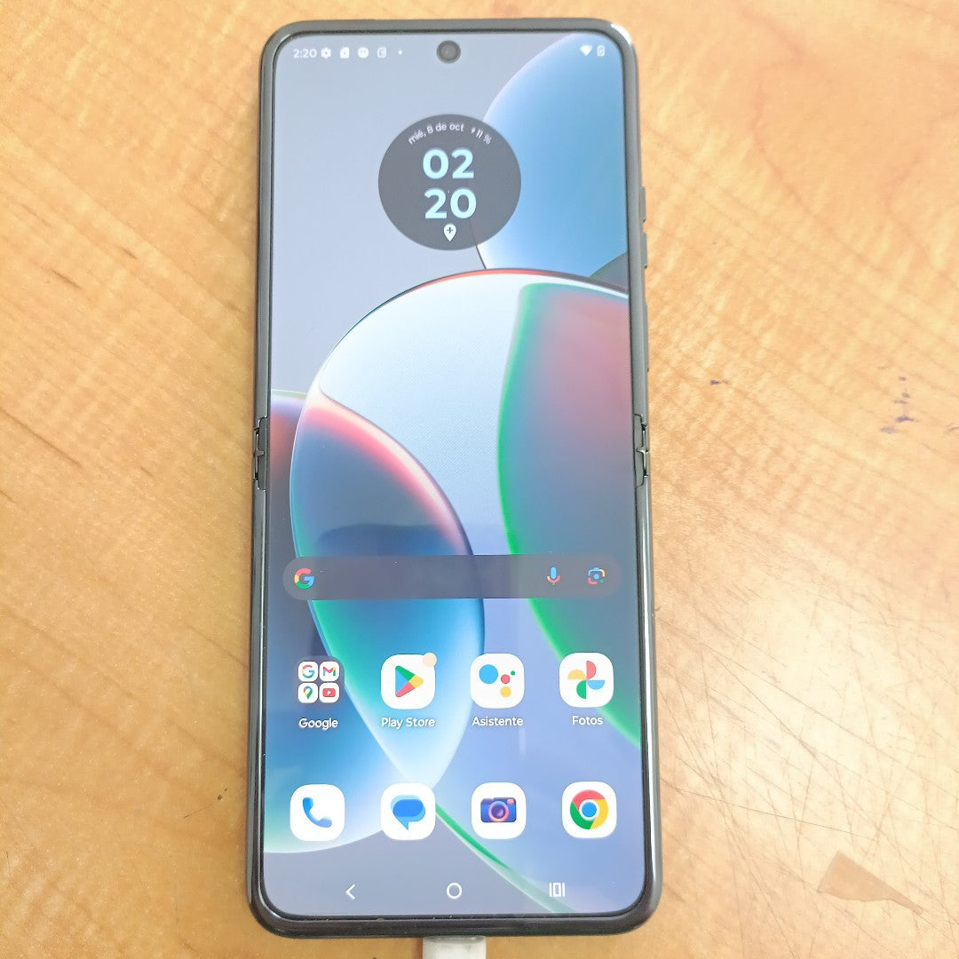 CELULAR MOTOROLA RAZR XT2323-2 (2023) 128 GB 8 GB RAM (SEMINUEVO)