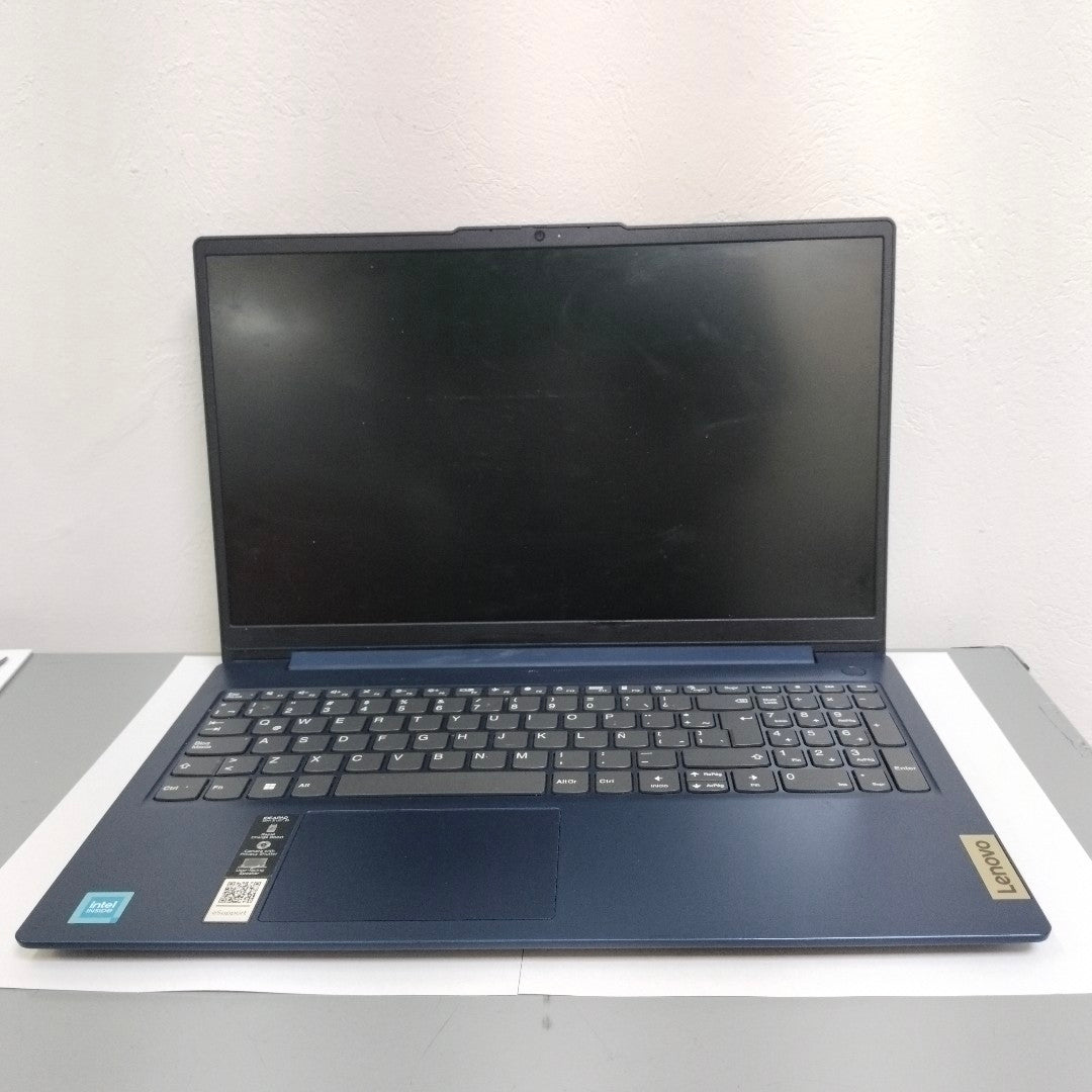 LAPTOP LENOVO IDEAPAD SLIM 3 15IAN8 (2023) 256 GB SSD 8 GB RAM (SEMINUEVO)
