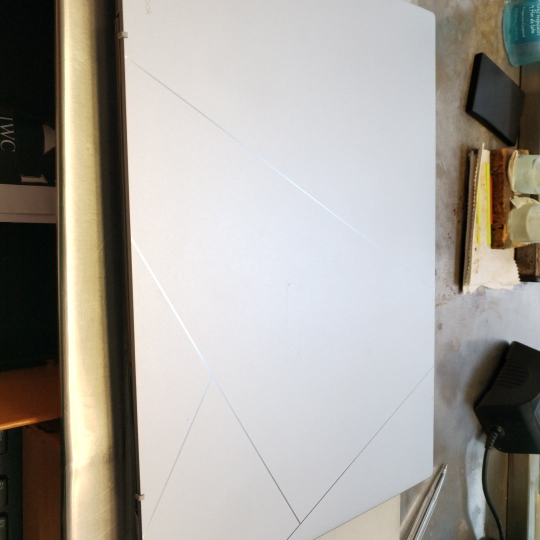 LAPTOP ASUS ZENBOOK 14 UX3402VA-KP555W (2023) 1 TB SSD 16 GB RAM (SEMINUEVO)