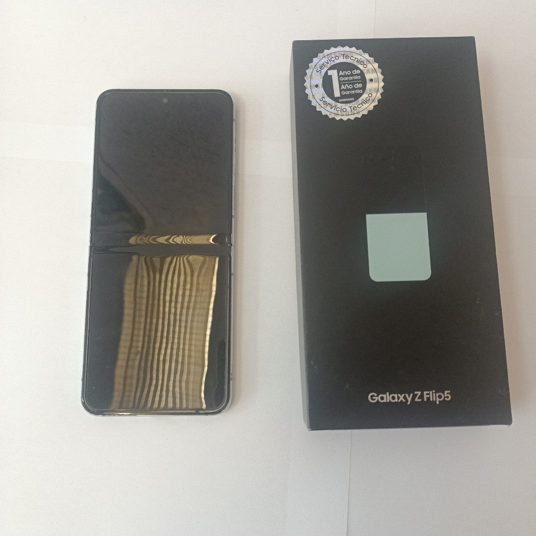 CELULAR SAMSUNG GALAXY Z FLIP 5 SM-F731B (2023) 512 GB 8 GB RAM (SEMINUEVO)