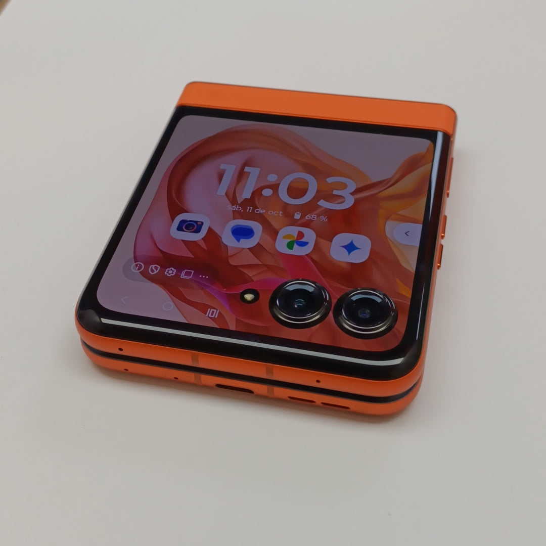 CELULAR MOTOROLA RAZR 50 5G XT2453-1 512 GB 12 GB RAM (SEMINUEVO)