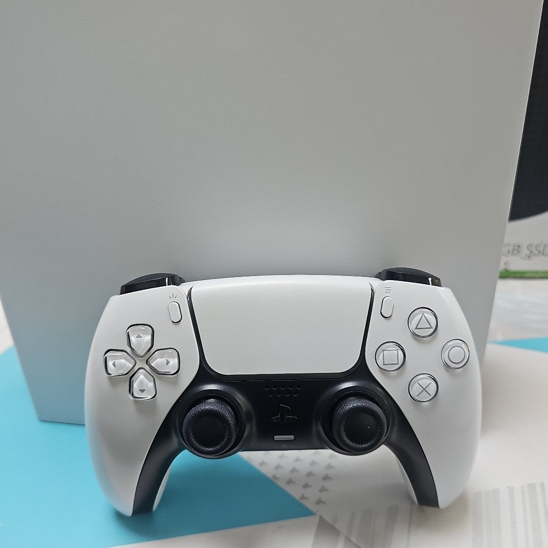 CONSOLA DE VIDEOJUEGO SONY PS5 825 SSD (SEMINUEVO)