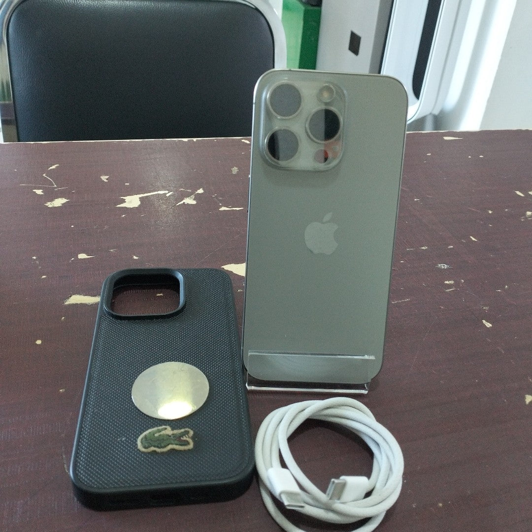 CELULAR APPLE IPHONE 15 PRO A3101 128 GB 8 GB RAM (SEMINUEVO)
