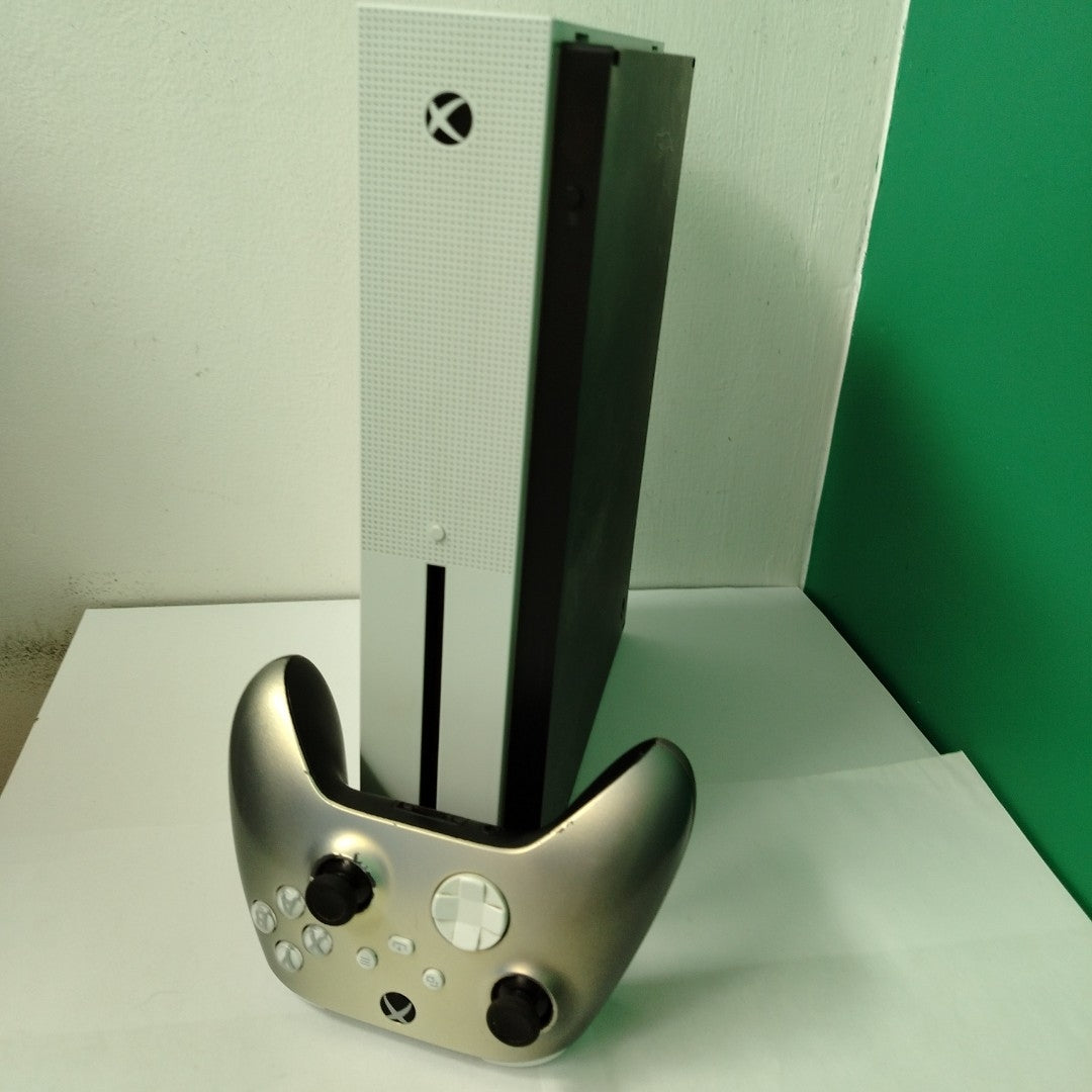 CONSOLA DE VIDEOJUEGO MICROSOFT XBOX ONE S 1 TB (SEMINUEVO)