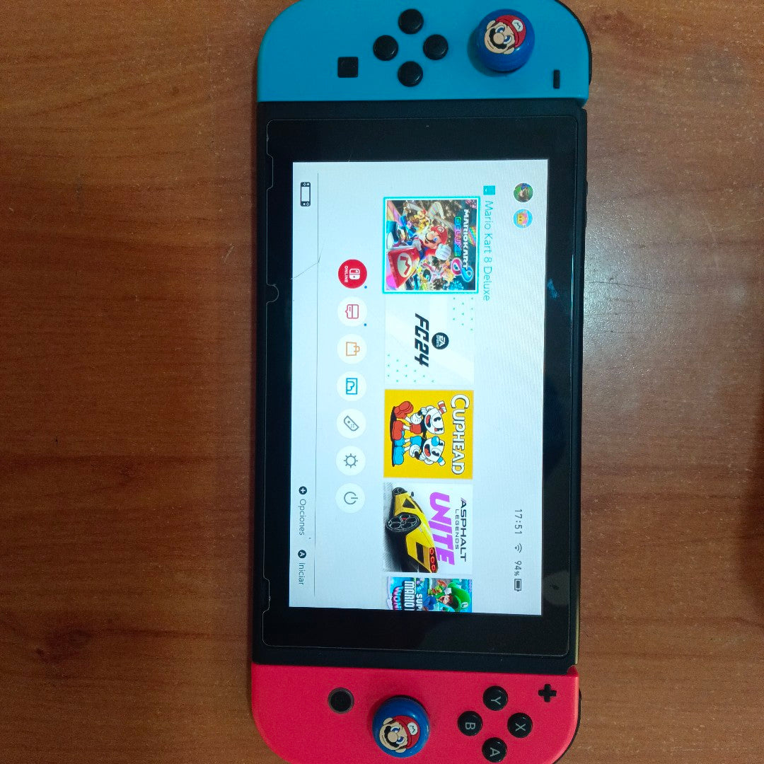 CONSOLA DE VIDEOJUEGO NINTENDO SWITCH 1.1 32 GB (SEMINUEVO)