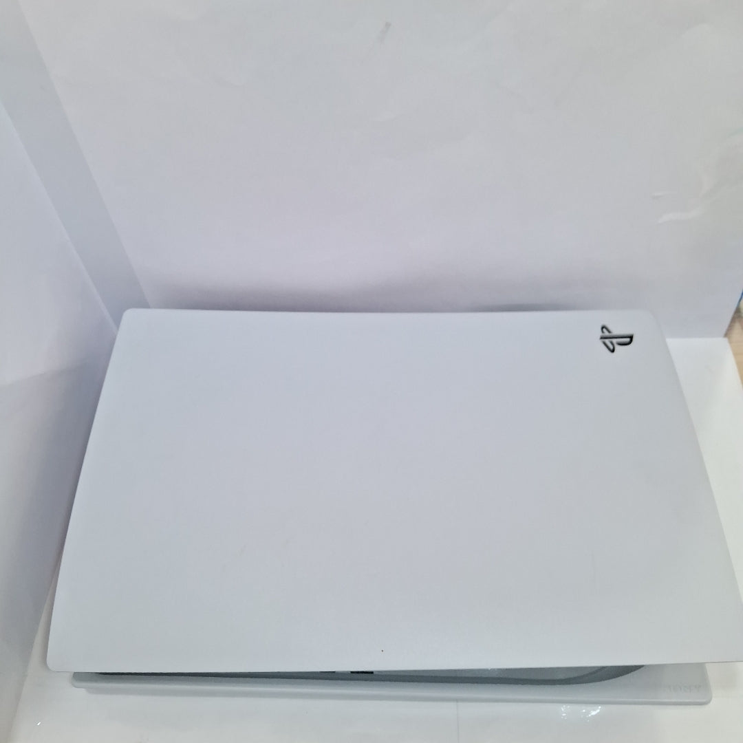 CONSOLA DE VIDEOJUEGO SONY PS5 825 SSD (SEMINUEVO)