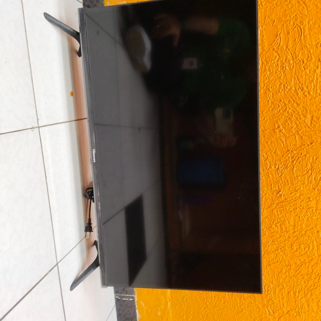 PANTALLA HISENSE 32A45KV (2023) 32" LED HD (SEMINUEVO)