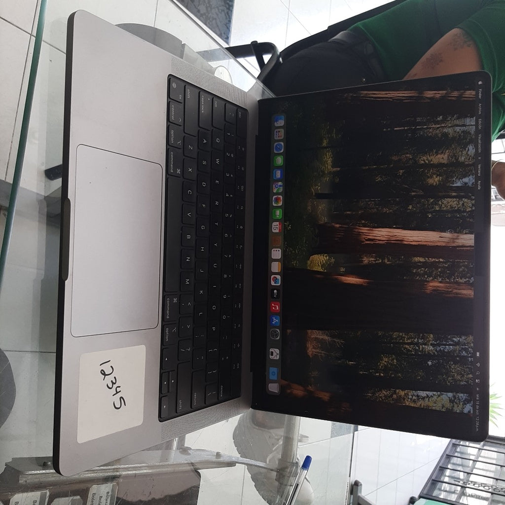 LAPTOP APPLE MACBOOK PRO 14" 2021 3.2 A2442 (10 CPU/16 GPU) 1 TB SSD 16 GB RAM (SEMINUEVO)