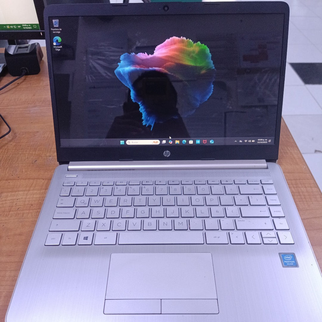 LAPTOP HP 14-CF2540LA (2022) 128 GB SSD 4 GB RAM (SEMINUEVO)