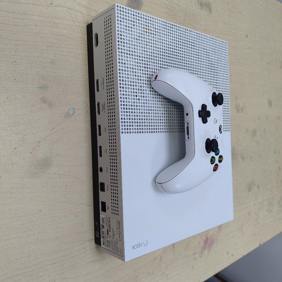 CONSOLA DE VIDEOJUEGO MICROSOFT XBOX ONE S 1 TB (SEMINUEVO)