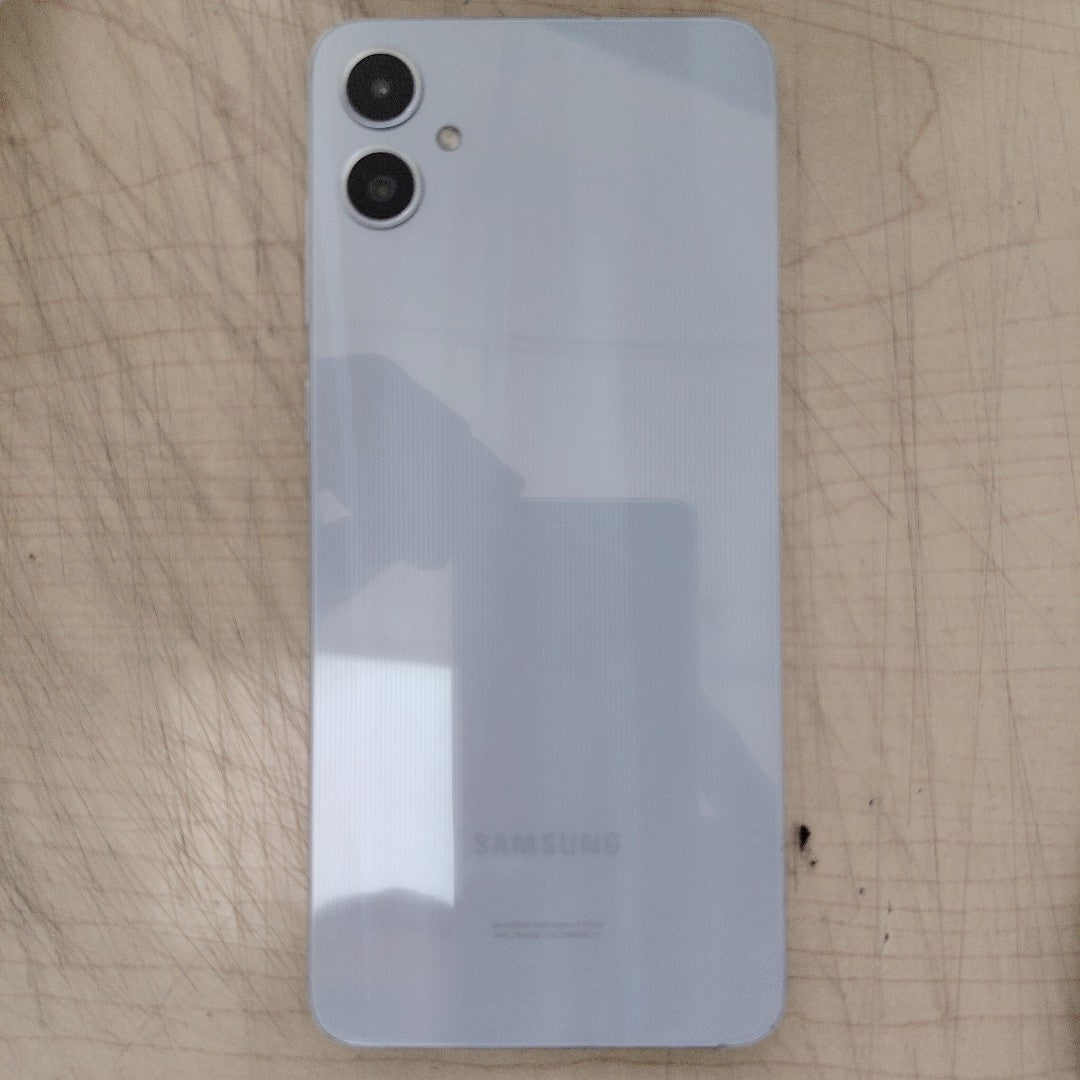 CELULAR SAMSUNG GALAXY A05 SM-A055M (2023) 64 GB 4 GB RAM (SEMINUEVO)