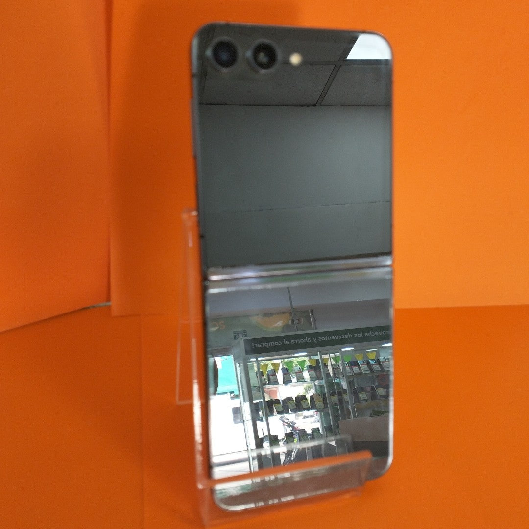 CELULAR SAMSUNG GALAXY Z FLIP 5 SM-F731B (2023) 512 GB 8 GB RAM (SEMINUEVO)