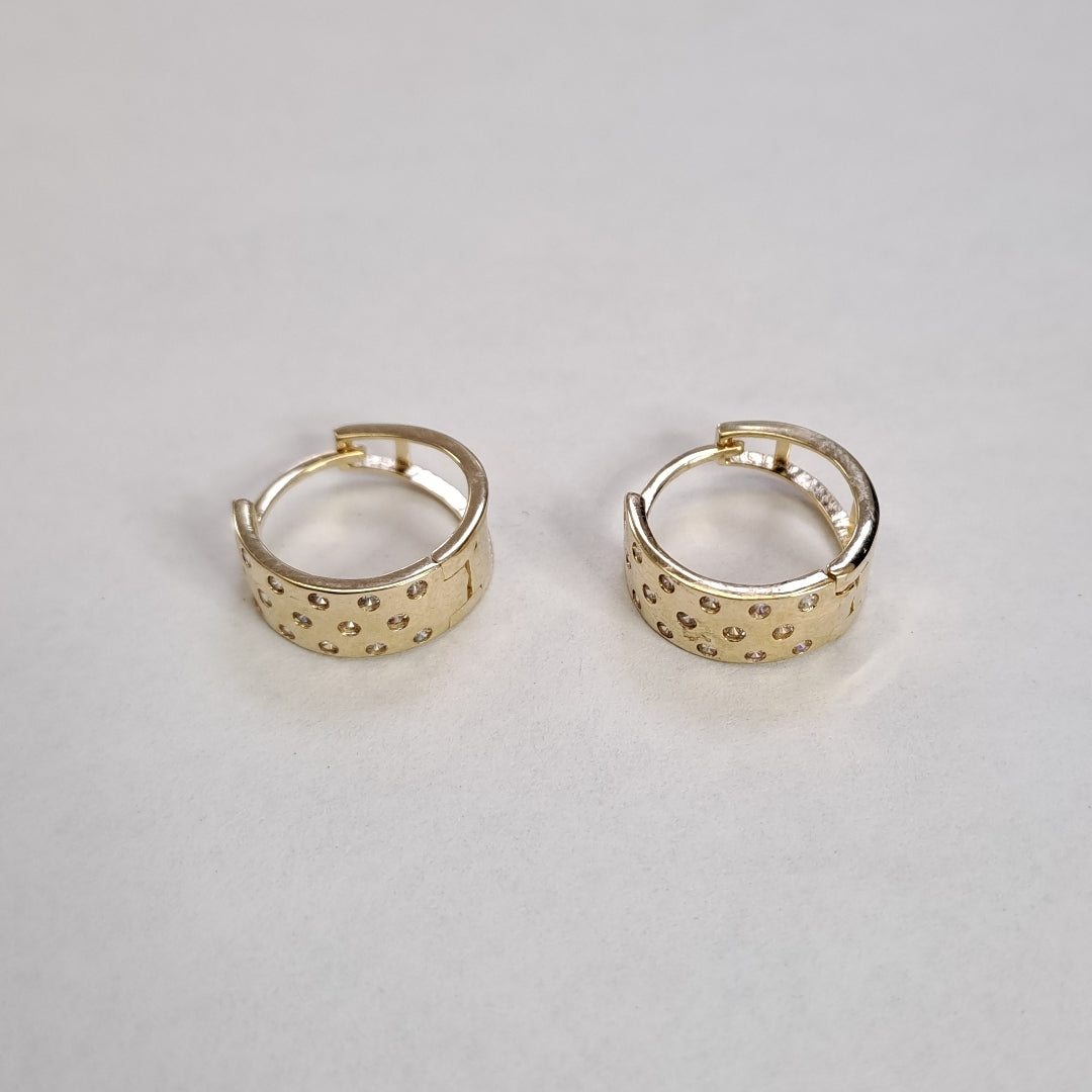 HUGGIES ORO 14K 2.7 (NUEVO)
