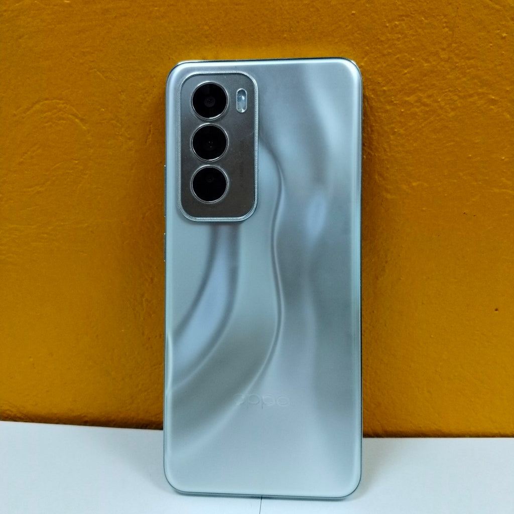 CELULAR OPPO   RENO12 5G CPH2625 (2024) 512 GB 12 GB RAM