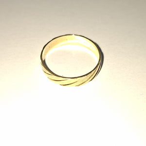 ARGOLLA. ORO. 10 K 1.4 GRMS (SEMINUEVO)