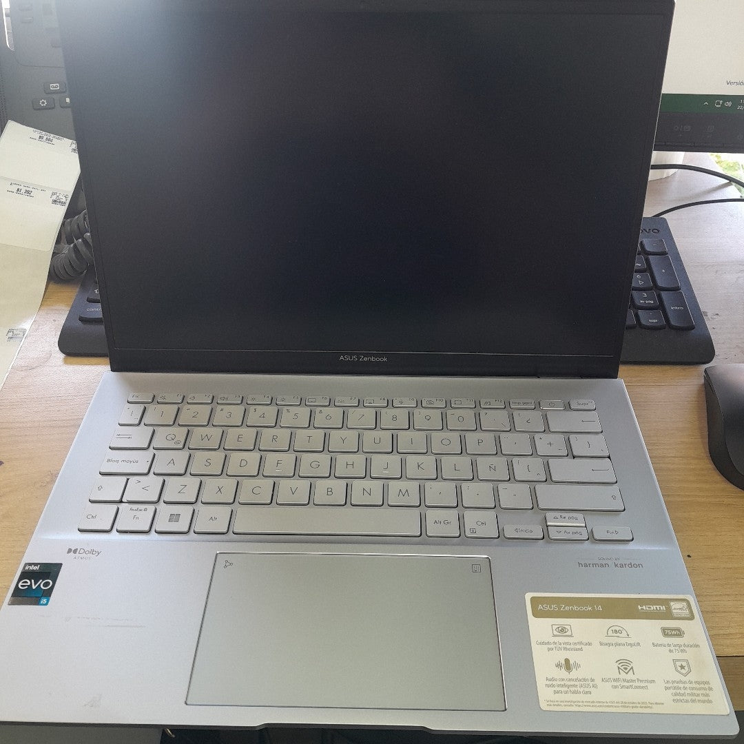 LAPTOP ASUS ZENBOOK 14 UX3402VA-KP555W (2023) 1 TB SSD 16 GB RAM (SEMINUEVO)