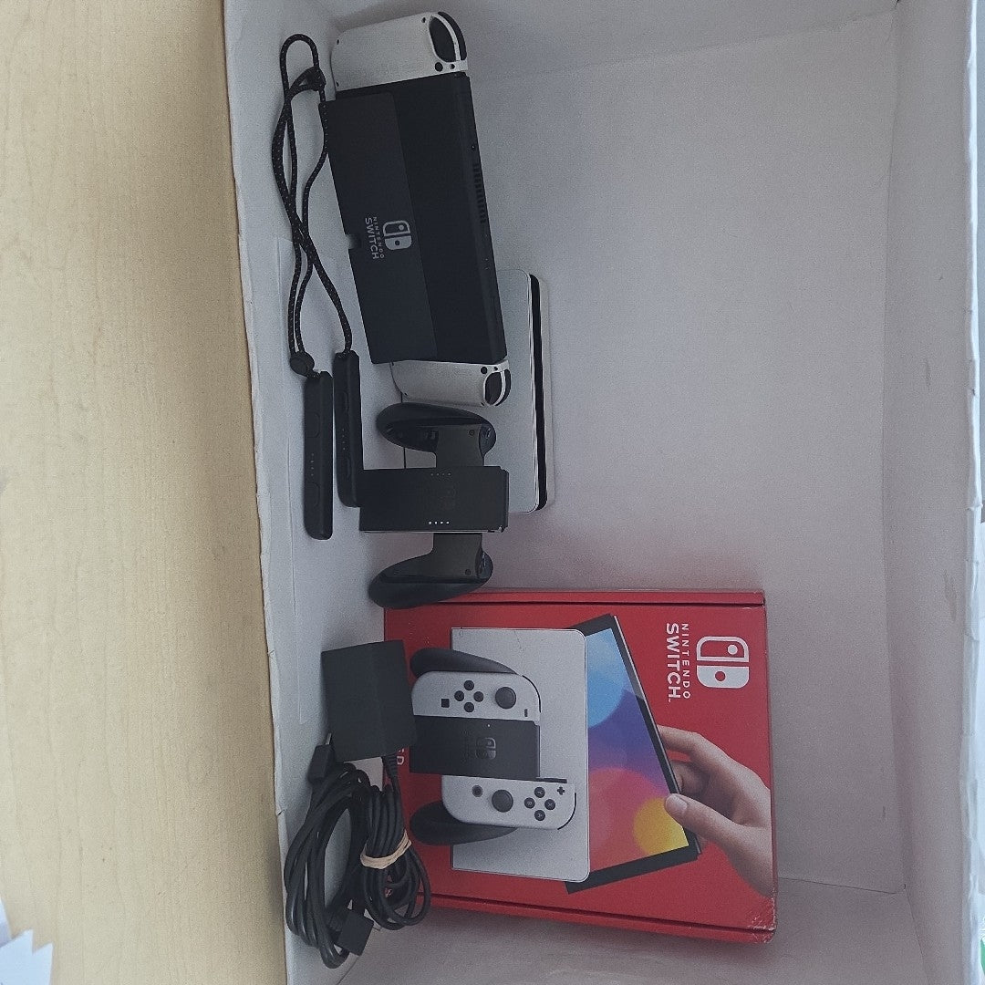 CONSOLA DE VIDEOJUEGO NINTENDO SWITCH OLED 64 GB (SEMINUEVO)