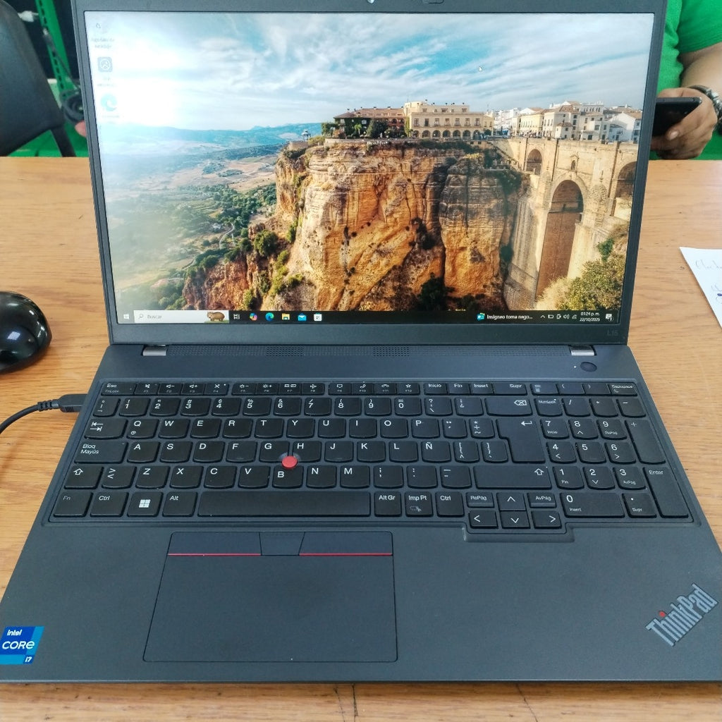LAPTOP LENOVO THINKPAD L15 GEN 3 (2023) 1 TB SSD 16 GB RAM (SEMINUEVO)