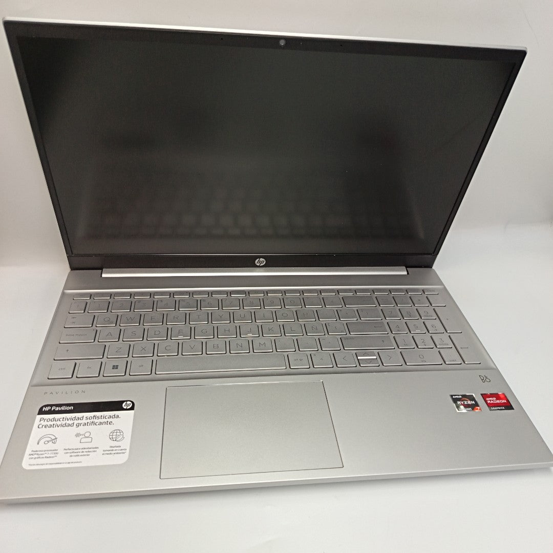 LAPTOP HP PAVILION 15-EH3002LA (2024) 512 GB SSD 16 GB RAM (SEMINUEVO)