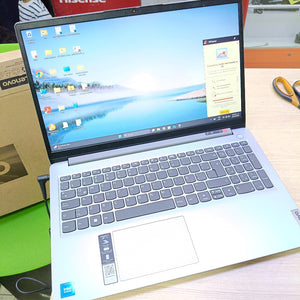 LAPTOP LENOVO IDEAPAD 1 15IGL7 (2024) 256 GB SSD 8 GB RAM (SEMINUEVO)