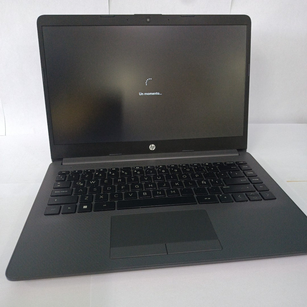 LAPTOP HP 245 G9 (2024) 512 GB SSD 16 GB RAM (SEMINUEVO)