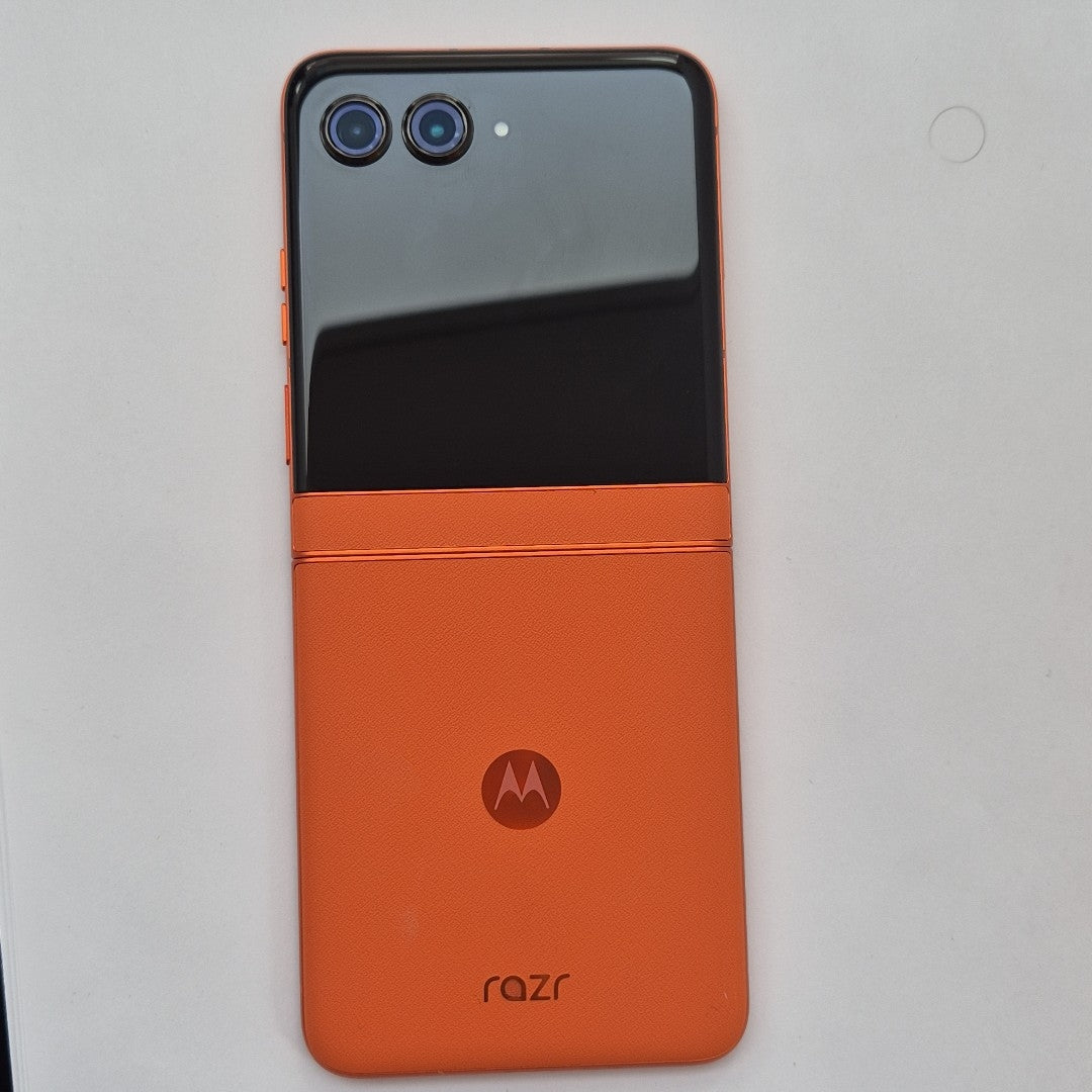 CELULAR MOTOROLA RAZR 50 5G XT2453-1 512 GB 12 GB RAM (SEMINUEVO)