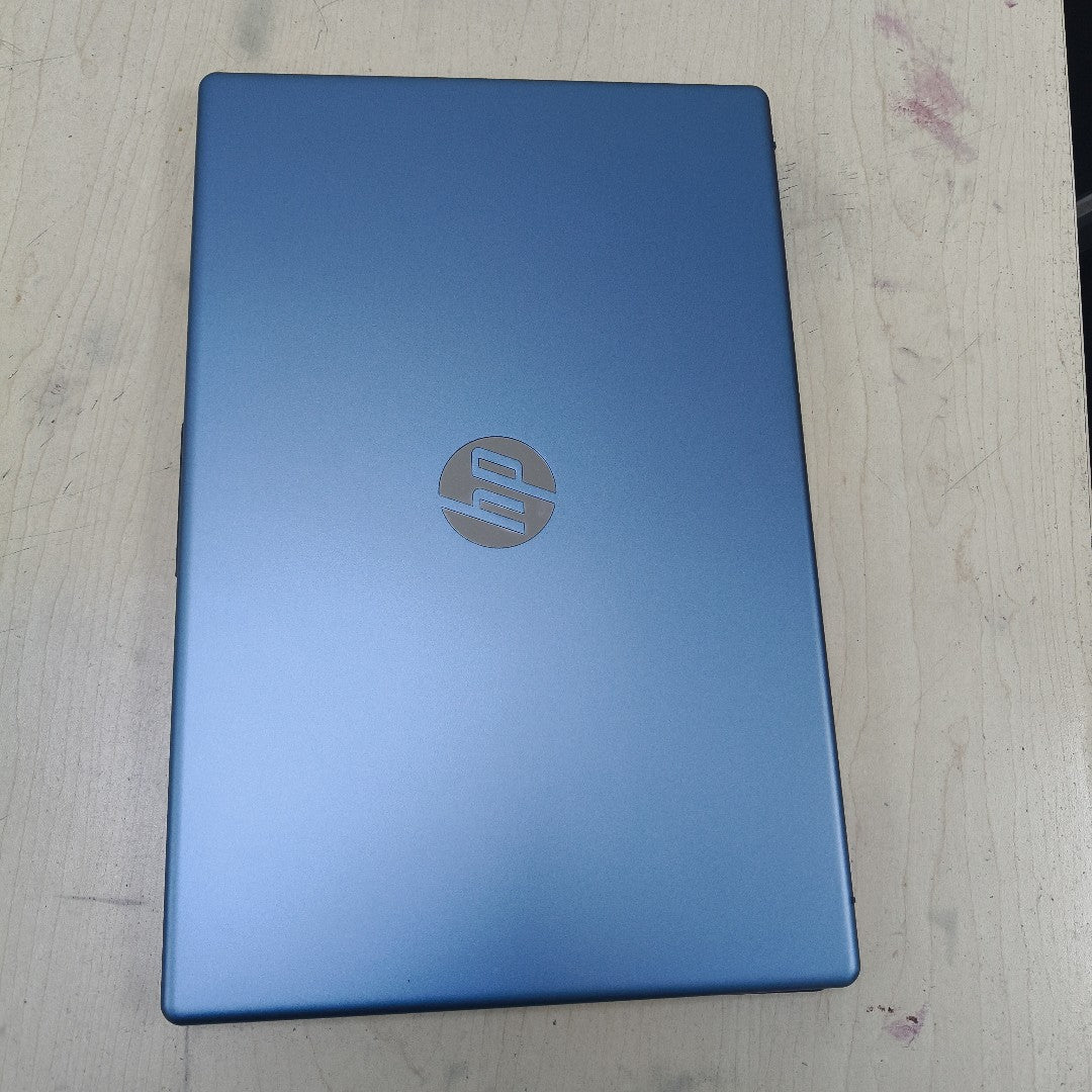 LAPTOP HP 15-FD0231LA (2025) 512 GB SSD 8 GB RAM (SEMINUEVO)