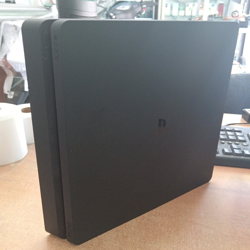 CONSOLA DE VIDEOJUEGO SONY PS4 SLIM 1 TB (SEMINUEVO)