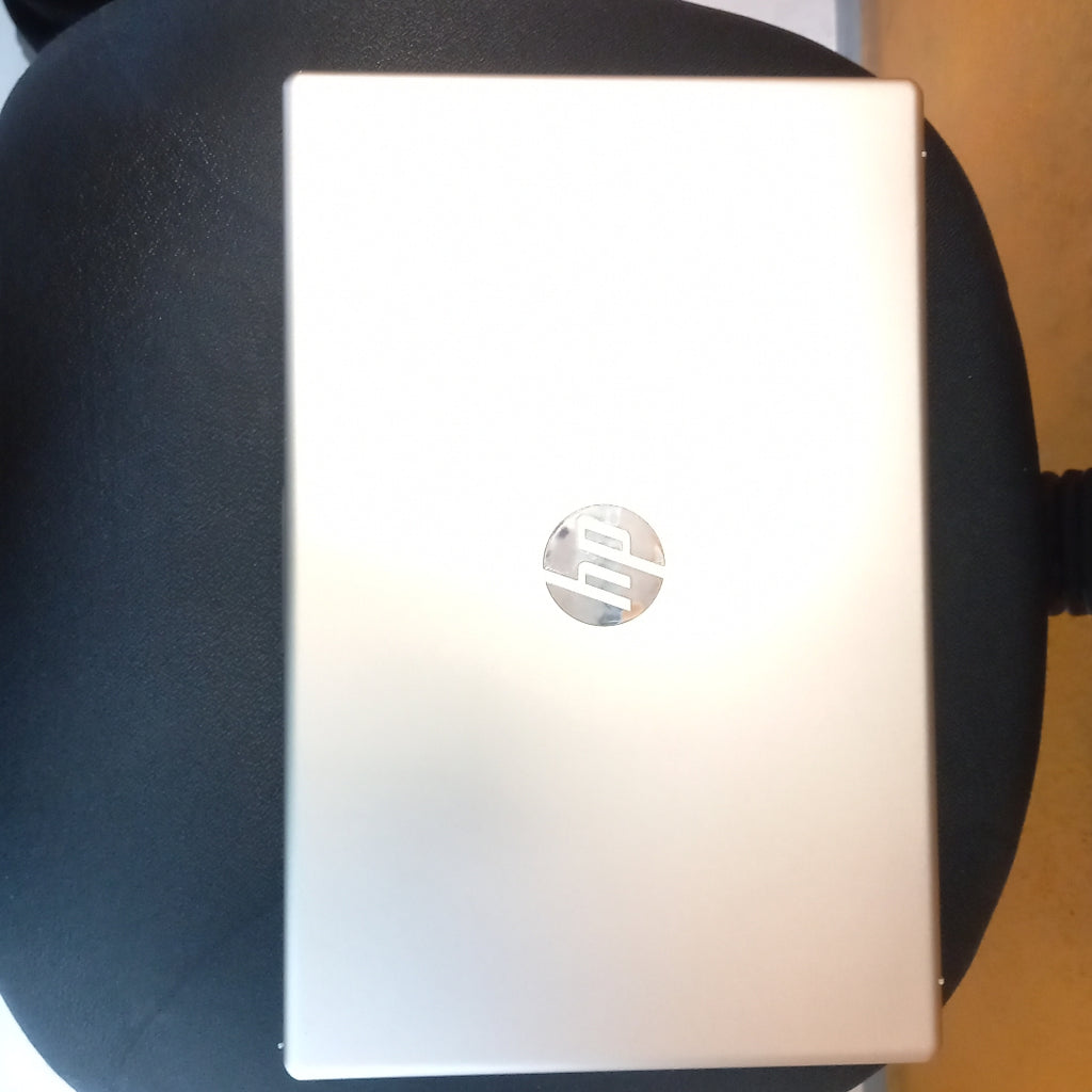 LAPTOP HP 15-FC0043LA (2024) 512 GB SSD 8 GB RAM (SEMINUEVO)