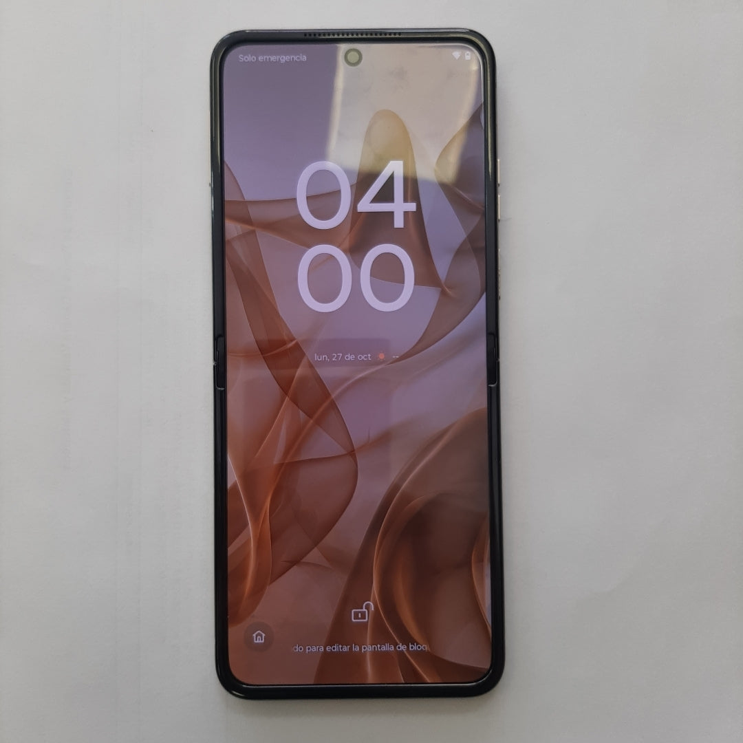 CELULAR MOTOROLA RAZR 50 5G XT2453-1 512 GB 12 GB RAM (SEMINUEVO)