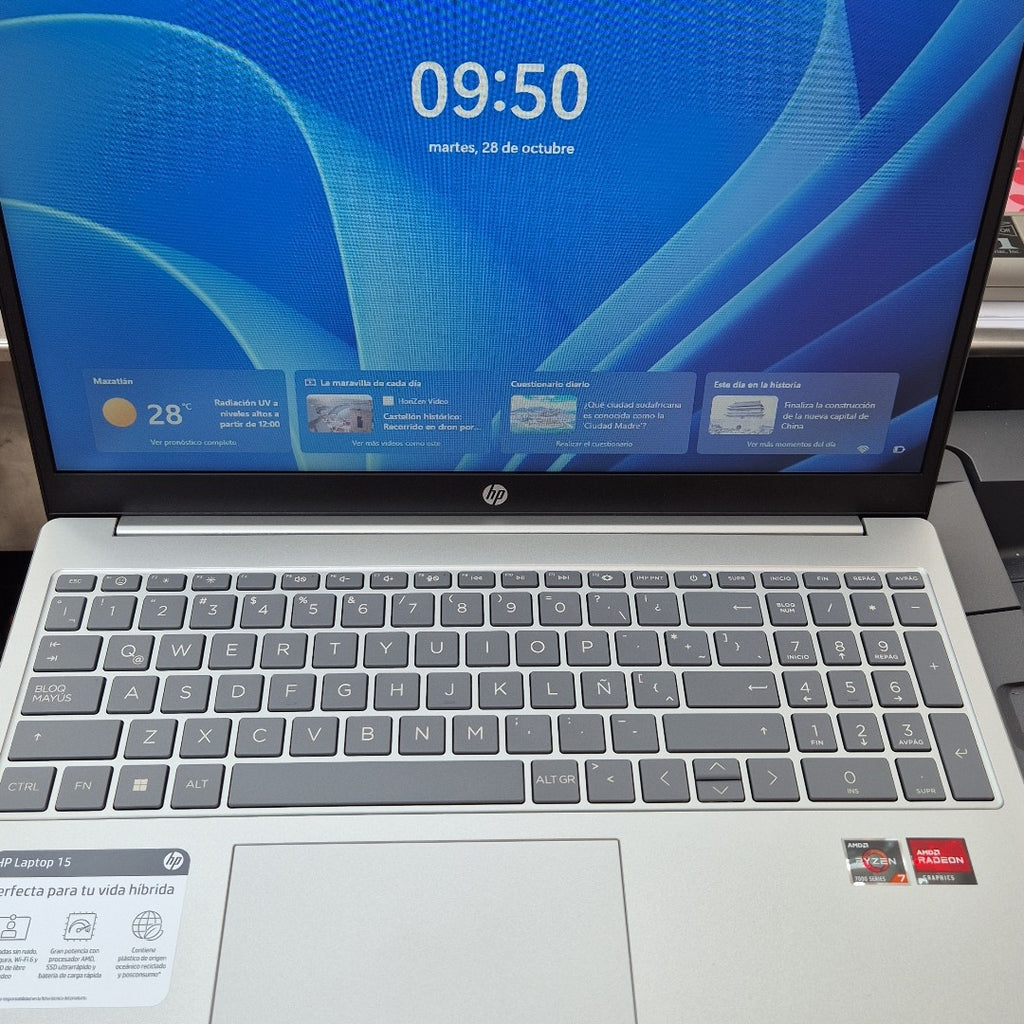 LAPTOP HP 15-FC0080LA (2024) 512 GB SSD 16 GB RAM (SEMINUEVO)