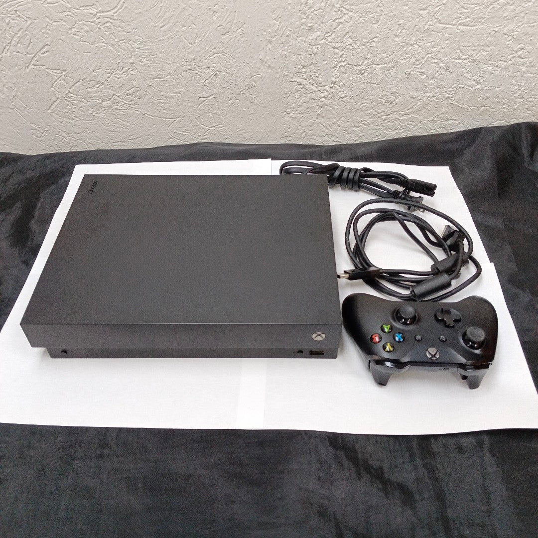 CONSOLA DE VIDEOJUEGO MICROSOFT XBOX ONE X 1 TB (SEMINUEVO)