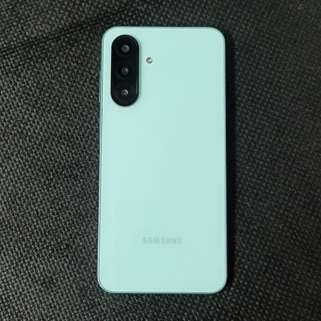 CELULAR SAMSUNG GALAXY A26 5G SM-A266M (2025) 128 GB 6 GB RAM (SEMINUEVO)