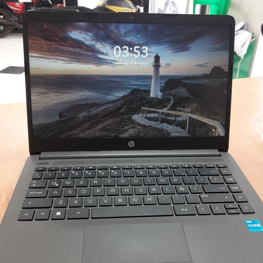 LAPTOP HP 240 G9 (2024) 256 GB SSD 8 GB RAM (SEMINUEVO)