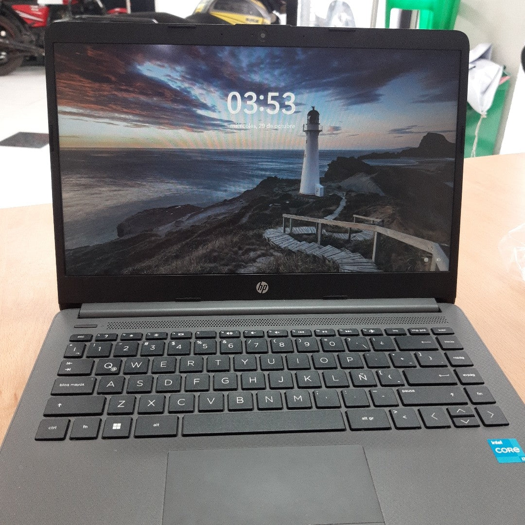LAPTOP HP 240 G9 (2024) 256 GB SSD 8 GB RAM (SEMINUEVO)