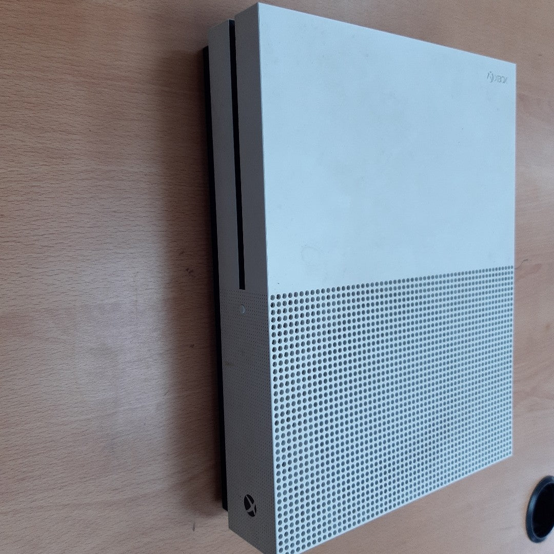 CONSOLA DE VIDEOJUEGO MICROSOFT XBOX ONE S 500 GB  (SEMINUEVO)