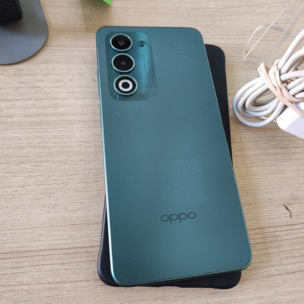 CELULAR OPPO  A5 CPH2727 (2025) 256 GB 4 GB RAM (SEMINUEVO)